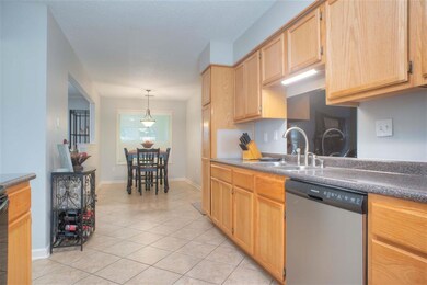 27x08 Kitchen with Breakfast Room, Tile Floor,  El