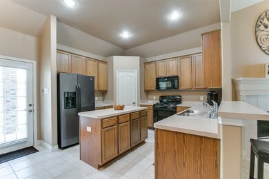 1047 Luke Dr, Alvin, TX 77511 - photo 6