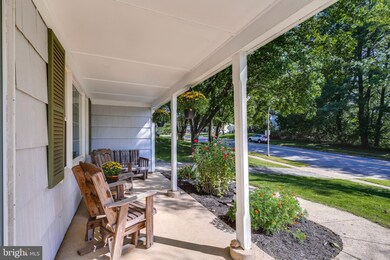 12406 Rustic Hill Dr, Bowie, MD 20715 - photo 2