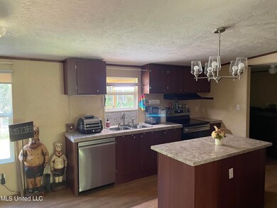 150 Pine Tree Rd Kitchen 2
