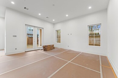 815 Lawrence St, Houston, TX 77007 - photo 6