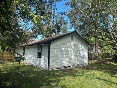 10406 Peachtree St, Houston, TX 77016 - photo 3