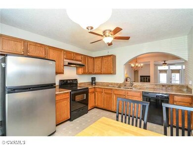 Kitchen - Spacious kitchen with granite and newer 