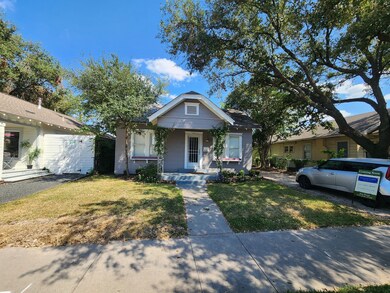 1016 Studewood St, Houston, TX 77008 - photo 2