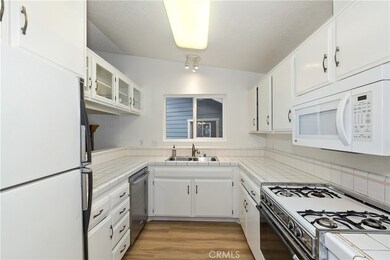 142 Rockledge Ln, Lake Arrowhead, CA 92352 - photo 7