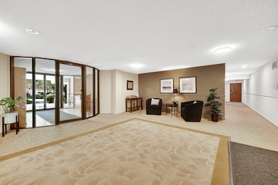 445 N Park Blvd unit 3F, Glen Ellyn, IL 60137 - photo 4
