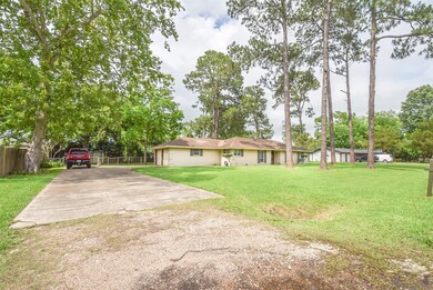 1111 Pine St, Alvin, TX 77511 - photo 6