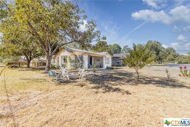 973 E Cedar St, Seguin, TX 78155 - photo 3