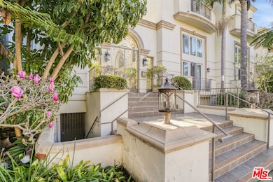 11974 Mayfield Ave unit 6, Los Angeles, CA 90049 - photo 6