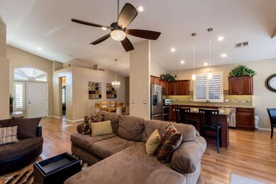 814 W Locust Dr - MLS-11