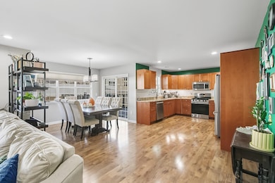 1411 16th St, Baraboo, WI 53913 - photo 2