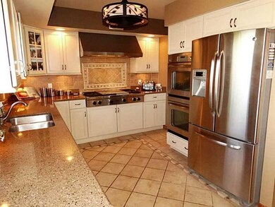 Kitchen. Chef s kitchen loaded with upgrades inclu