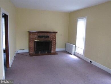 6 N 2nd St unit UPPER, Hammonton, NJ 08037 - photo 2