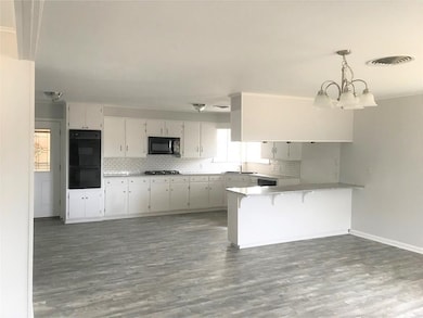 Dining/Kitchen