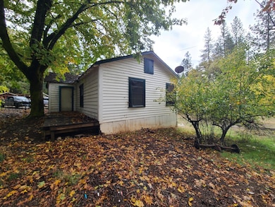 28060 Redwood Hwy unit A, Cave Junction, OR 97523 - photo 2