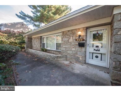 228 Brookthorpe Cir, Broomall, PA 19008 - photo 4