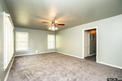 915 915 E 8th St, Tyler, TX 75701 - photo 4