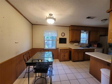 441 W Pleasantview Dr, Hurst, TX 76054 - photo 7