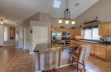 005_Breakfast Bar ~ Kitchen