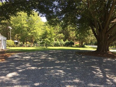HUGE & LEVEL BACK YARD