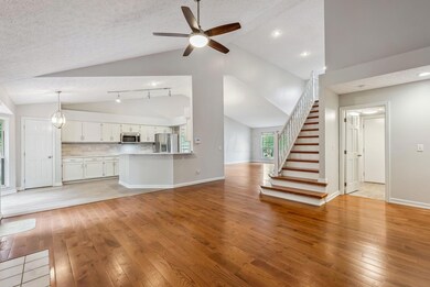 19-web-or-mls-300-adamson-dr