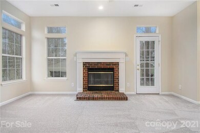 9200 Torrence Crossing Dr, Huntersville, NC 28078 - photo 3