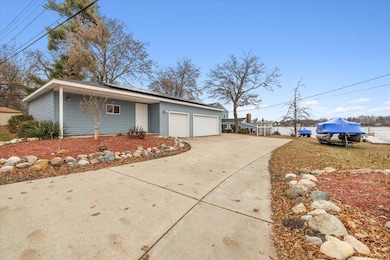 6081 Kinyon Dr, Brighton, MI 48116 - photo 5