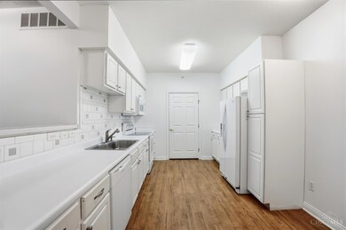 6770 Kelseys Oak Ct unit 67705, Cincinnati, OH 45248 - photo 6