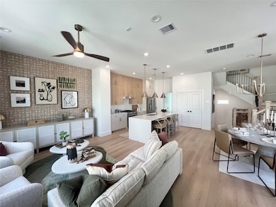 744 Curtin St, Houston, TX 77018 - photo 3