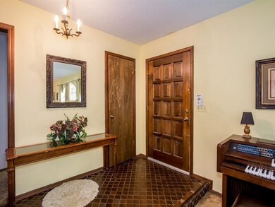 2512 NW 119th St, Oklahoma City, OK 73120 - photo 2