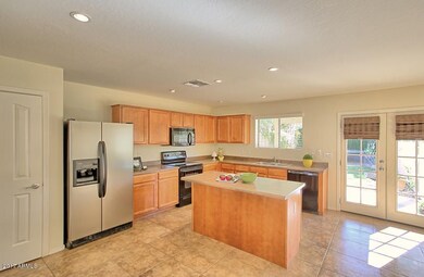 Nice CLEAN Kitchen w/ Pantry