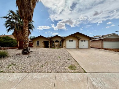 863 San Miguel, Alamogordo, NM 88310 - photo 2