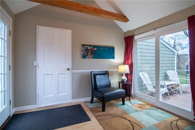 18 Roberta Dr, Barrington, RI 02806 - photo 2