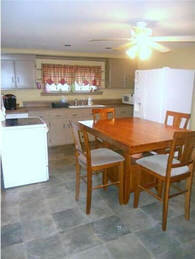 6442 Lewisville Ave, Bensalem, PA 19020 - photo 3