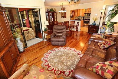 LIVING ROOM* DURABLE WOOD FLOORS