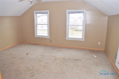 218 N Perry St, Woodville, OH 43469 - photo 5