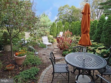 8 Headley Dr, Newtown, PA 18940 - photo 2