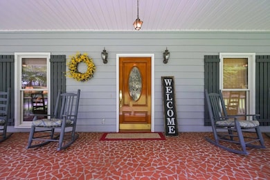GREAT FRONT PORCH FOR COFFEE IN THE MORNING!
