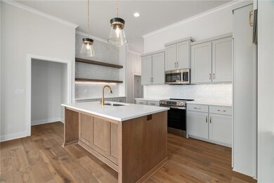 8153 Roundtree St, Lenexa, KS 66220 - photo 7