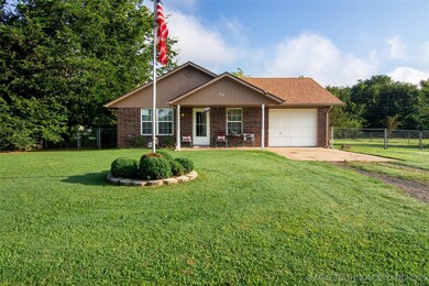 808 SW 8th St, Wagoner, OK 74467 - photo 2