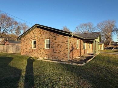 11 Garner St, Liberty, KY 42539 - photo 5
