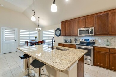 1021 Montrose Ave, Gainesville, TX 76240 - photo 3