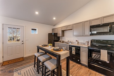 411 Brookline St unit B, Livingston, MT 59047 - photo 2