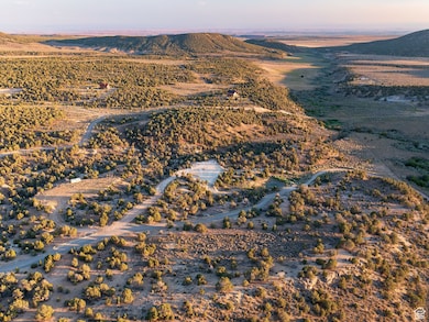 12536 E Solitude Dr, Lapoint, UT 84078 - photo 3