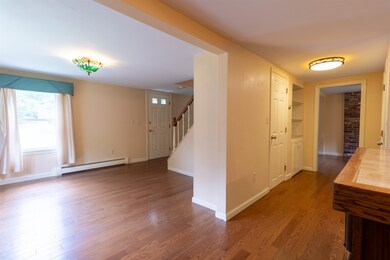 44 Dracut Rd, Hudson, NH 03051 - photo 6