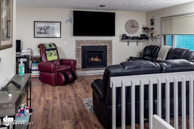 06-Living Room_DMD_6513-Edit