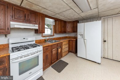 121 W Howard St, Clayton, NJ 08312 - photo 6