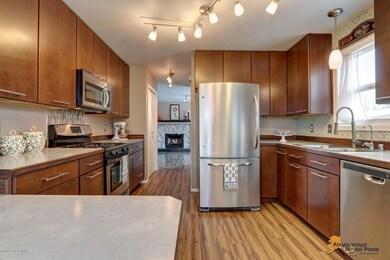 1811 State St, Anchorage, AK 99504 - photo 2