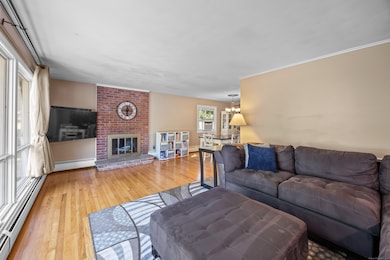 11 Riverside Dr, Meriden, CT 06451 - photo 6