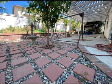 935 W Paramount St, Azusa, CA 91702 - photo 3